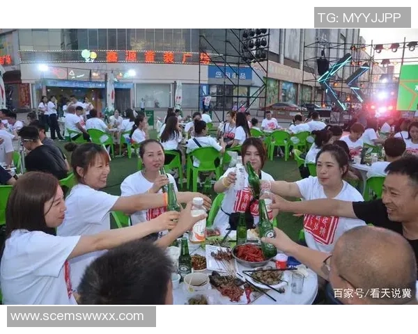 喜力广告携手足球明星点燃酒吧激情引领狂欢夜生活